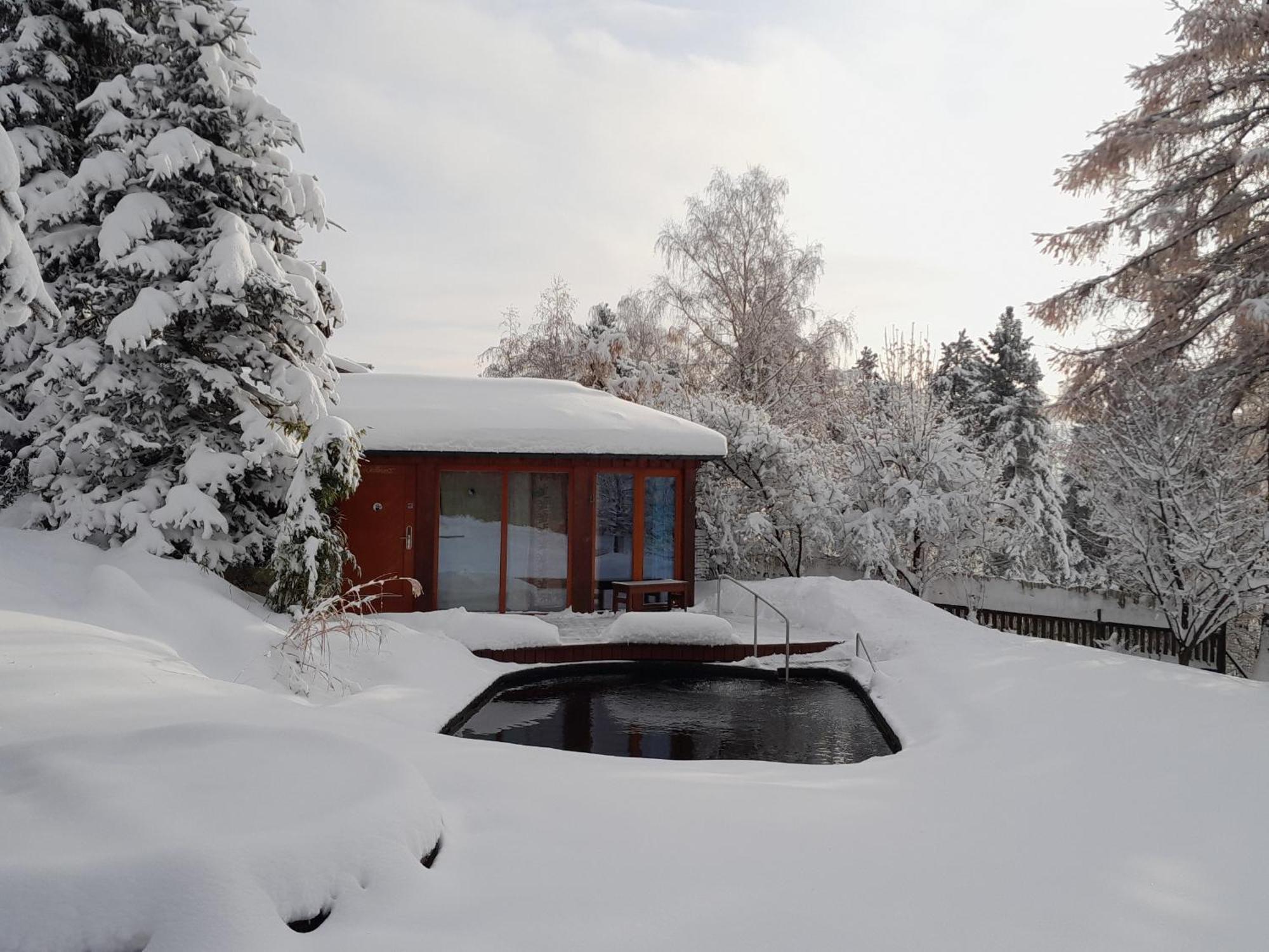 Guest House Sneznik ภายนอก รูปภาพ