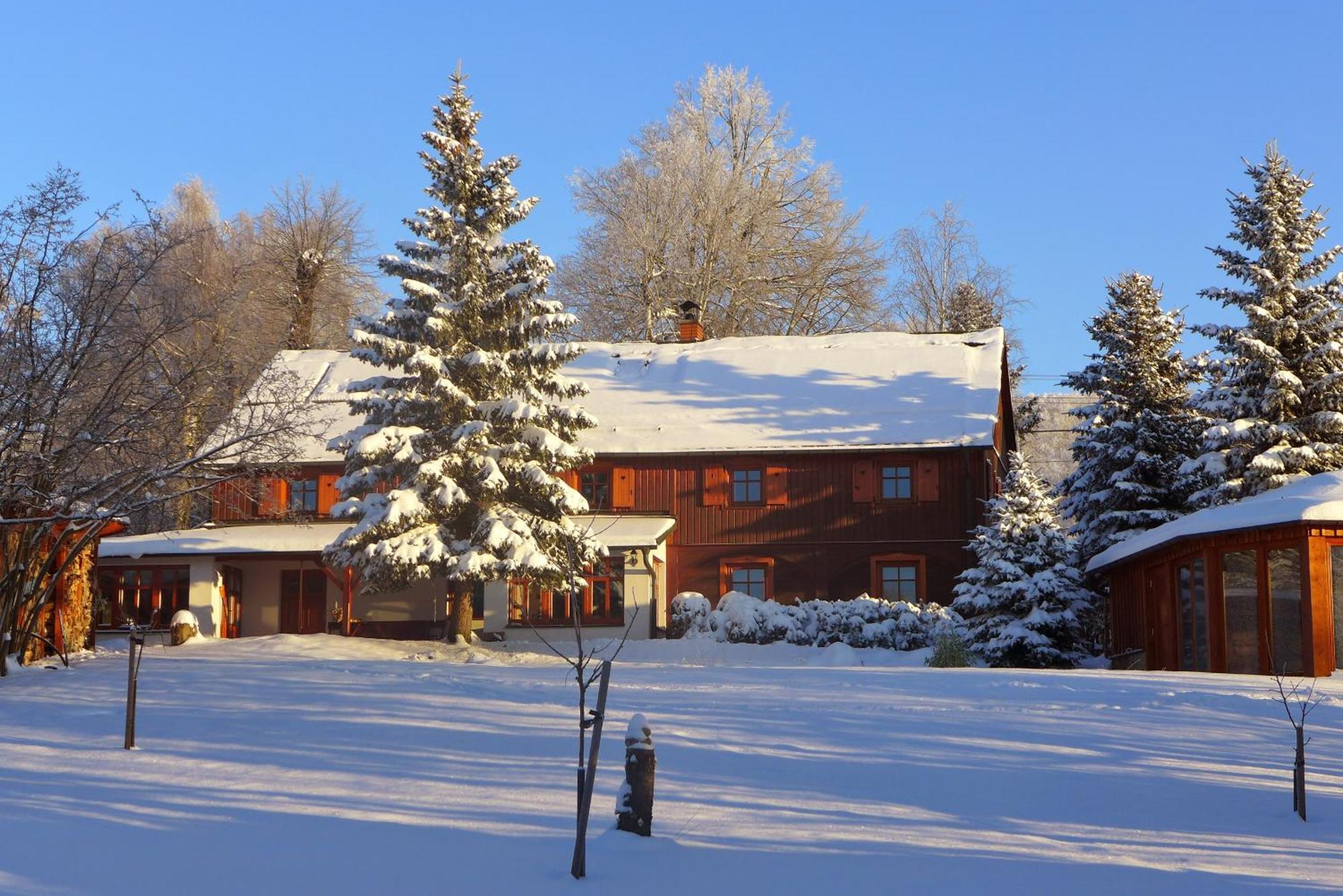 Guest House Sneznik ภายนอก รูปภาพ